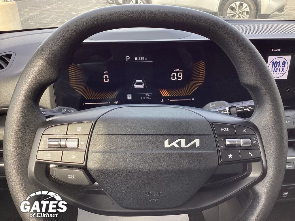 Used 2025 Kia K4 FWD image 28