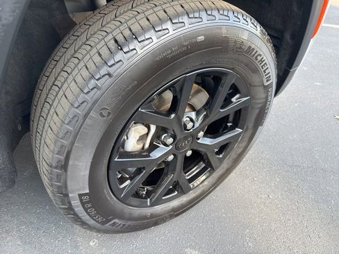 Used 2024 Jeep Grand Cherokee Altitude image 29