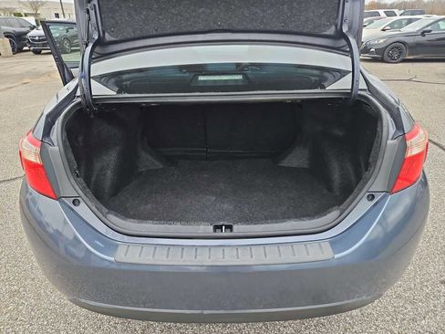 Used 2017 Toyota Corolla LE image 32