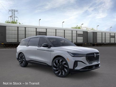 New 2026 Lincoln Nautilus Reserve image 7