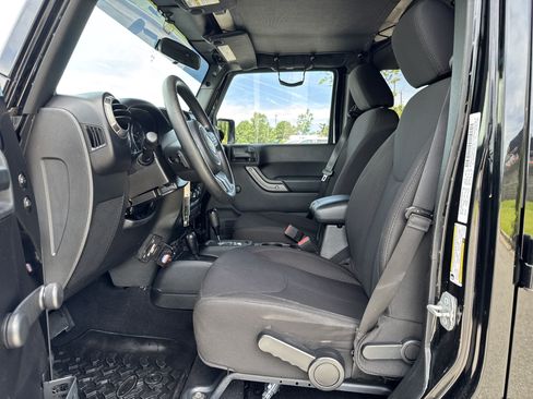 Used 2014 Jeep Wrangler Unlimited Sport AWD/4WD image 15