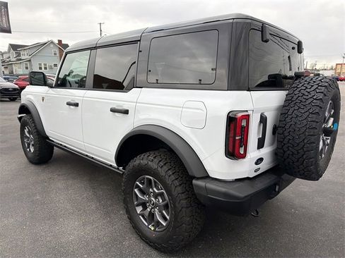 New 2025 Ford Bronco Badlands image 6