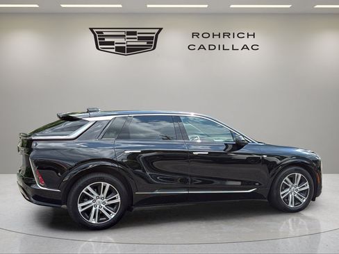 Certified 2024 Cadillac Lyriq Tech AWD/4WD image 4