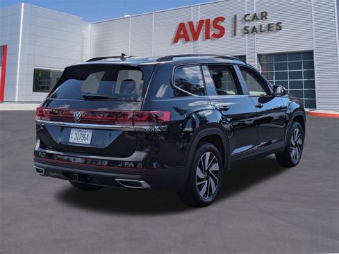 Used 2025 Volkswagen Atlas SE image 6