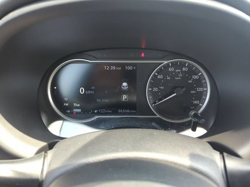 Used 2019 Nissan Kicks SR w/ SR Premium Package FWD image 37