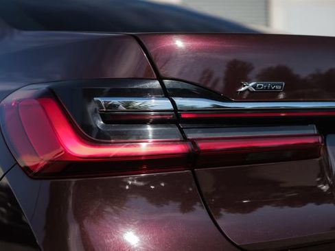 Used 2020 BMW 750i xDrive w/ Executive Package AWD/4WD image 22