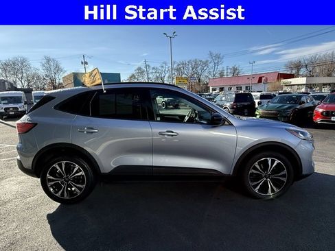 Certified 2022 Ford Escape SE w/ SE Sport Appearance Package image 10