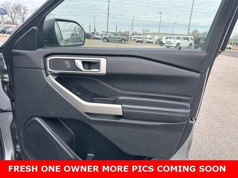 Used 2022 Ford Explorer XLT w/ Equipment Group 202A image 10