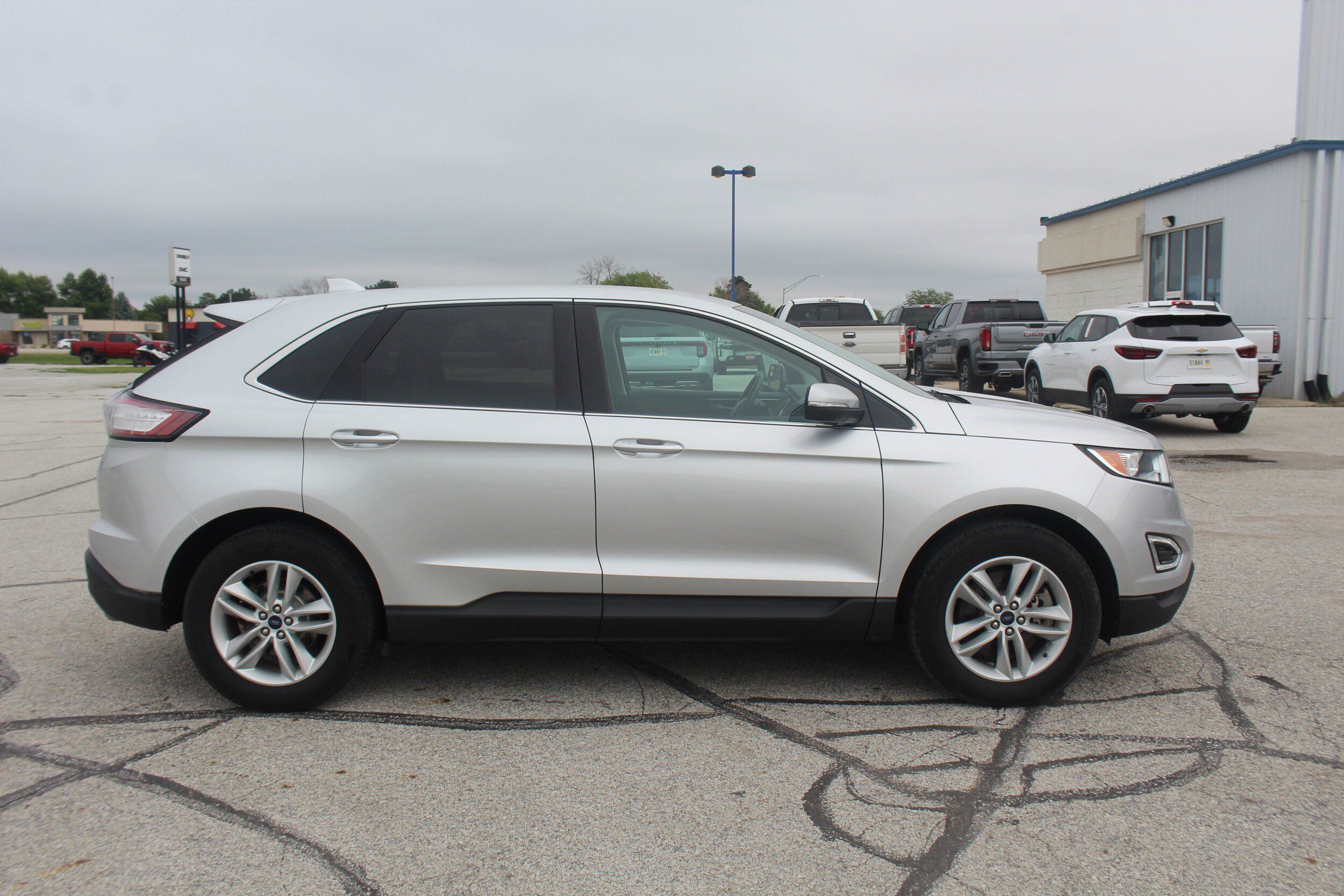 Used 2016 Ford Edge SEL w/ Equipment Group 201A AWD/4WD image 4