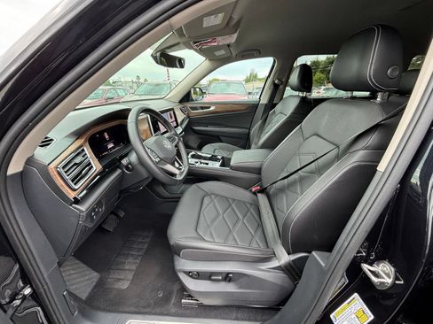 Used 2026 Volkswagen Atlas SE FWD image 30