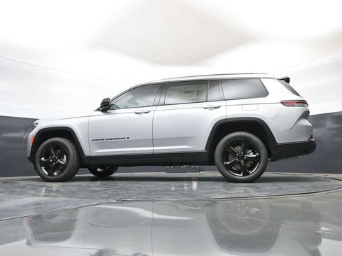 New 2026 Jeep Grand Cherokee L Limited w/ Limited Altitude Package AWD/4WD image 51