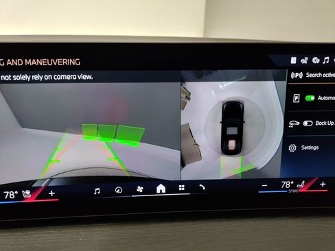 New 2026 BMW 330i 330i w/ Convenience Package image 22