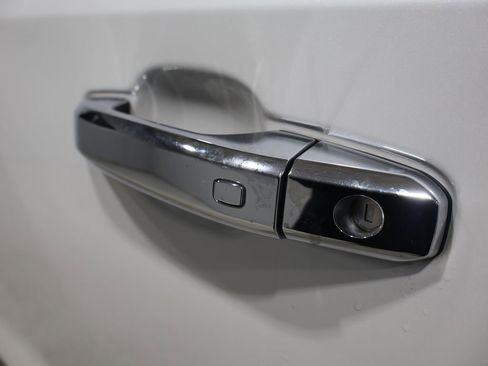 Used 2020 GMC Sierra 1500 Denali w/ Technology Package image 11