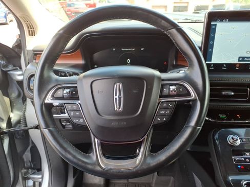 Used 2022 Lincoln Nautilus Reserve AWD/4WD image 17