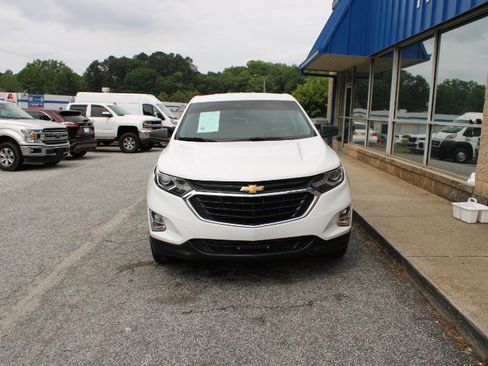Used 2019 Chevrolet Equinox LS image 2