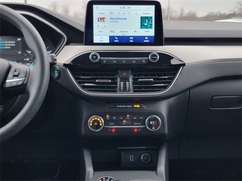 Certified 2020 Ford Escape SE image 27