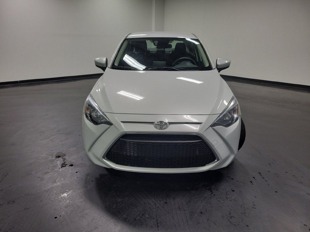 Used 2019 Toyota Yaris L FWD image 2
