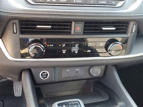 Used 2021 Nissan Rogue S image 24