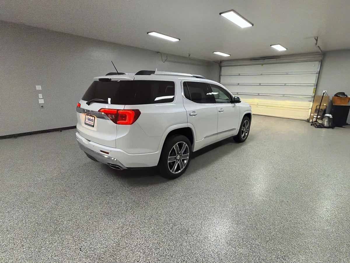 Used 2017 GMC Acadia Denali FWD image 3