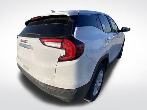 Used 2024 GMC Terrain SLE image 10