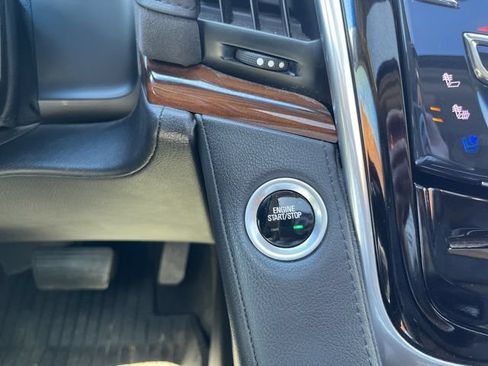 Used 2020 Cadillac Escalade Luxury AWD/4WD image 44