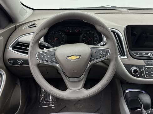 Used 2021 Chevrolet Malibu LT image 25