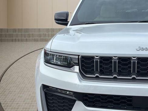 New 2026 Jeep Grand Cherokee L Limited image 10