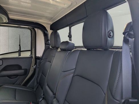 New 2026 Jeep Gladiator Sport image 7
