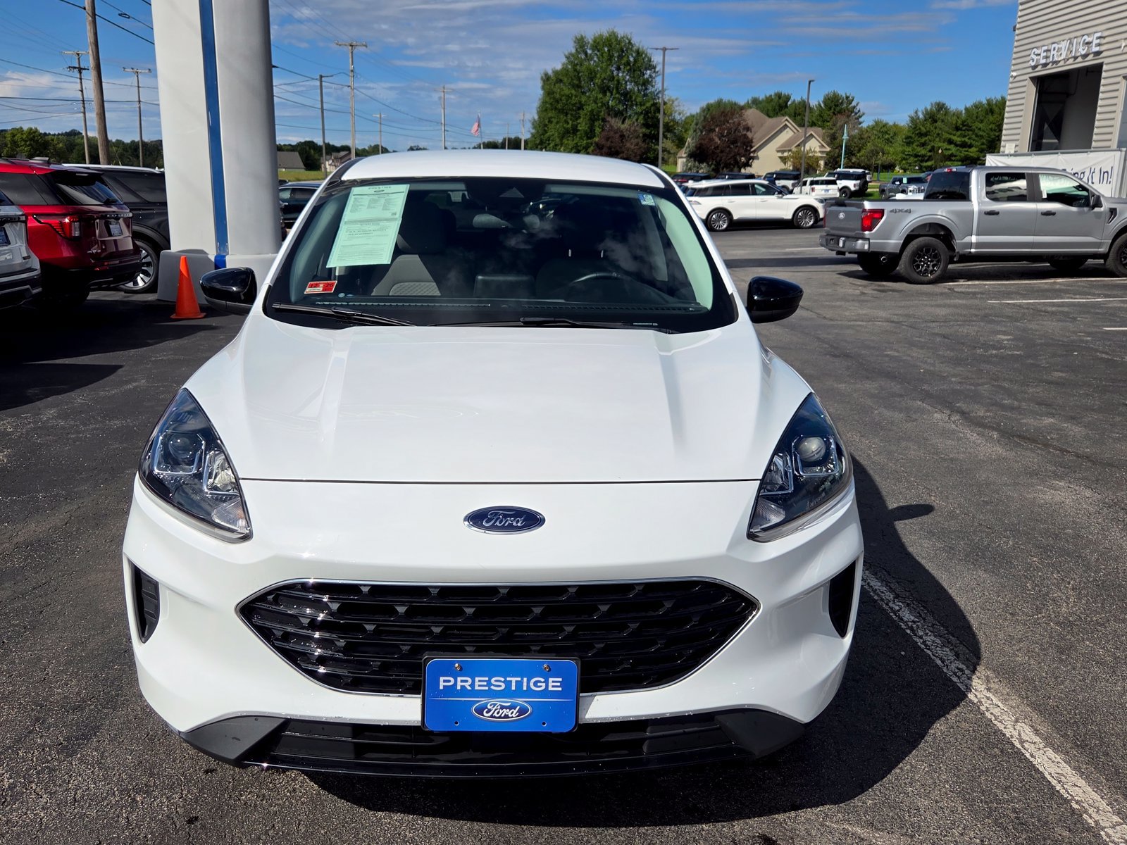 Used 2022 Ford Escape SE w/ SE Sport Appearance Package AWD/4WD image 10