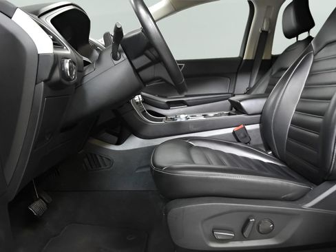 Used 2024 Ford Edge SEL AWD/4WD image 16
