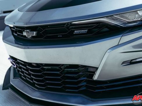 Used 2020 Chevrolet Camaro SS RWD image 26