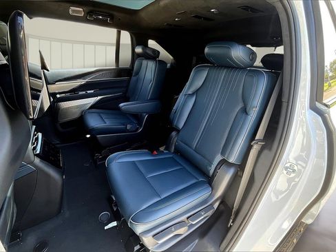 New 2025 Cadillac Escalade IQ Sport 2 w/ LPO, ONYX Package image 10