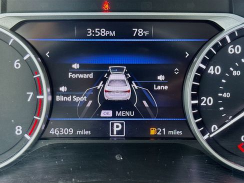 Used 2024 Nissan Sentra SV FWD image 8