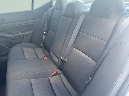 Used 2025 Nissan Altima 2.5 SV FWD image 17