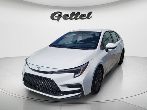 Used 2026 Toyota Corolla SE FWD image 1