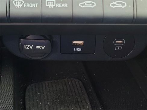 Used 2025 Hyundai Elantra Sport image 11