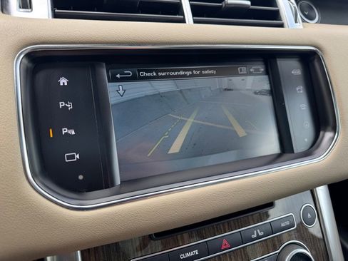 Used 2016 Land Rover Range Rover Sport HSE image 19