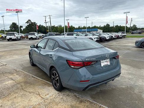 Used 2024 Nissan Sentra SV FWD image 5