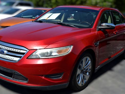 Used 2011 Ford Taurus Limited w/ 303A Rapid Spec Order Code image 6