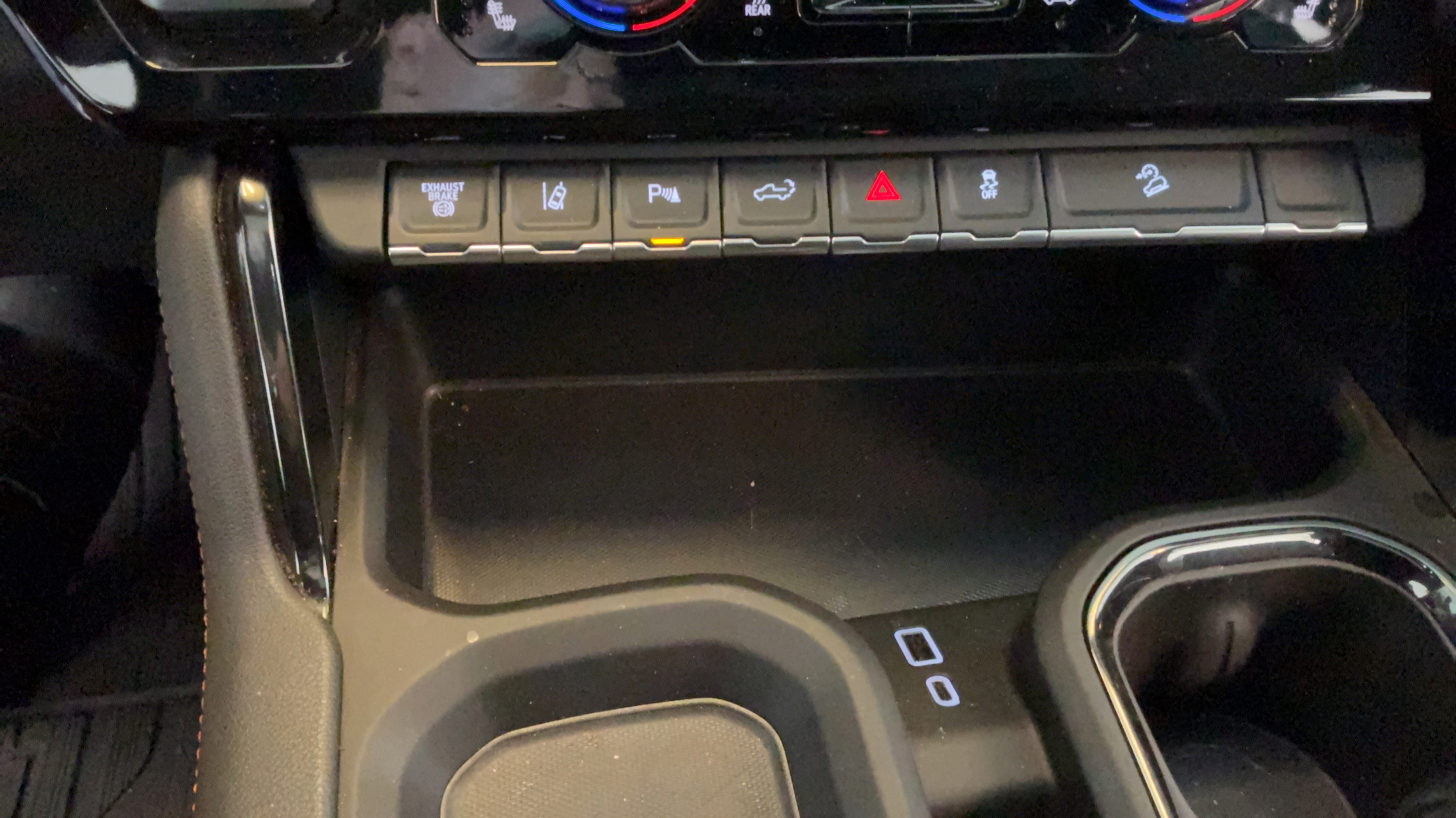 Used 2025 GMC Sierra 2500 AT4 w/ AT4 Premium Plus Package AWD/4WD image 15