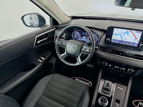Used 2023 Mitsubishi Outlander SE AWD/4WD image 37