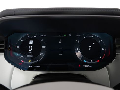 Used 2025 Land Rover Range Rover Sport SE image 19