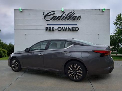 Used 2025 Nissan Altima 2.5 SV FWD image 5