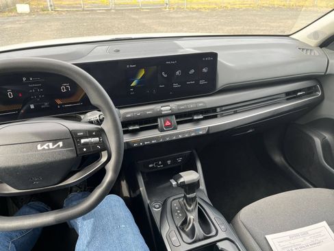 Used 2025 Kia K4 FWD image 28