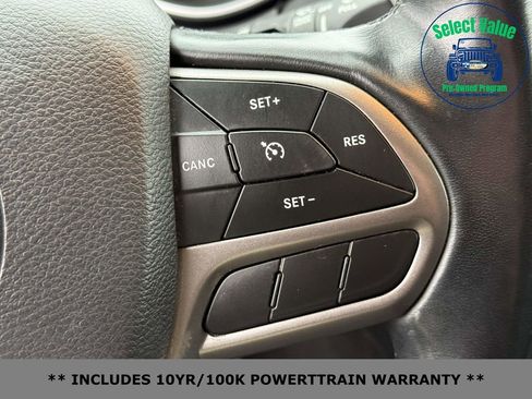 Used 2021 Jeep Cherokee Latitude Lux w/ Comfort/Convenience Group image 19