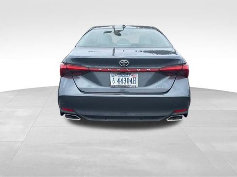 Used 2019 Toyota Avalon XLE w/ Moonroof Package FWD image 10