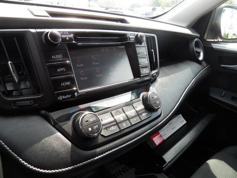 Used 2016 Toyota RAV4 XLE AWD/4WD image 25