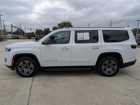 Used 2024 Jeep Wagoneer Series II w/ Flexible Seating Group image 7