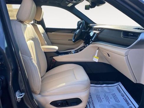 New 2026 Jeep Grand Cherokee Limited w/ Limited Altitude Package image 30