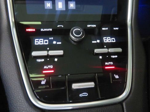 Used 2018 Porsche Panamera 4S image 56
